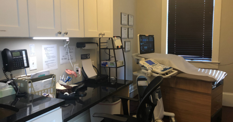 Ultrasound room with ultrasound machine